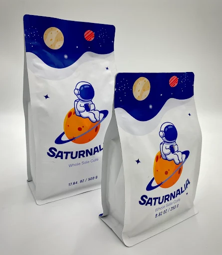 Bolsas Saturnalia de 500 g y 250 g, astronauta en Saturno
